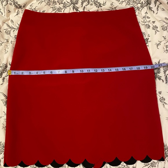 Fun scallop edge skirt from banana republic - Picture 5 of 6